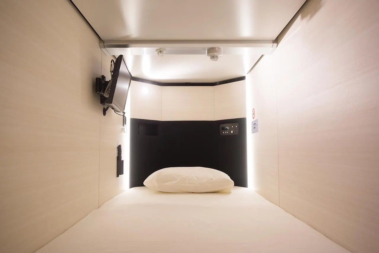 New Japan Lady'S Capsule Hotel Osaka Japan